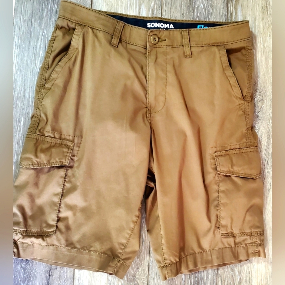 Sonoma Light Brown Cargo Shorts with Relaxed Fit and Durable Material